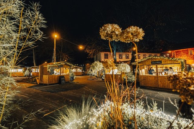 Kuenstlerweihnachtsmarkt Fronhof 2021